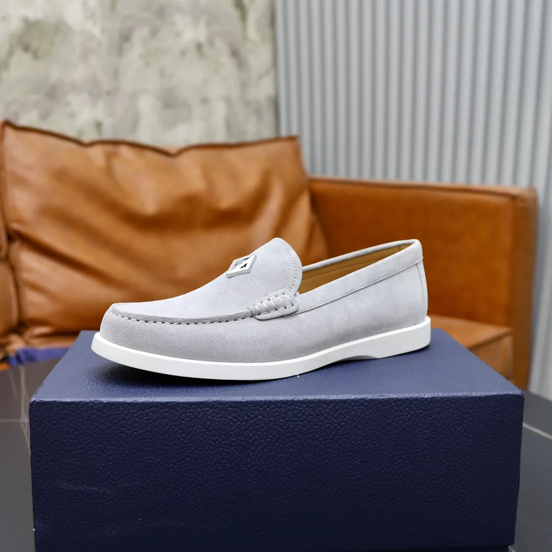 Ex-factory price: 540🙅‍♂️🙅‍♂️🙅‍♂️ Brand: Dior DIOR Standard code: Men's code 38/44 (45 can be customized) Grade: Same as the official website Material: Original cowhide stitching, cowhide lining, original TPU wear-resistant soft outsole Style categories: Leisure and sports version, footwear for driving, young fashion, European and American trends, British style Color: actual picture color
